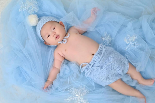 双峰宝宝几个月会认人